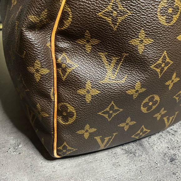 Authentic Louis Vuitton LV Speedy 30 - Picture 13 of 13